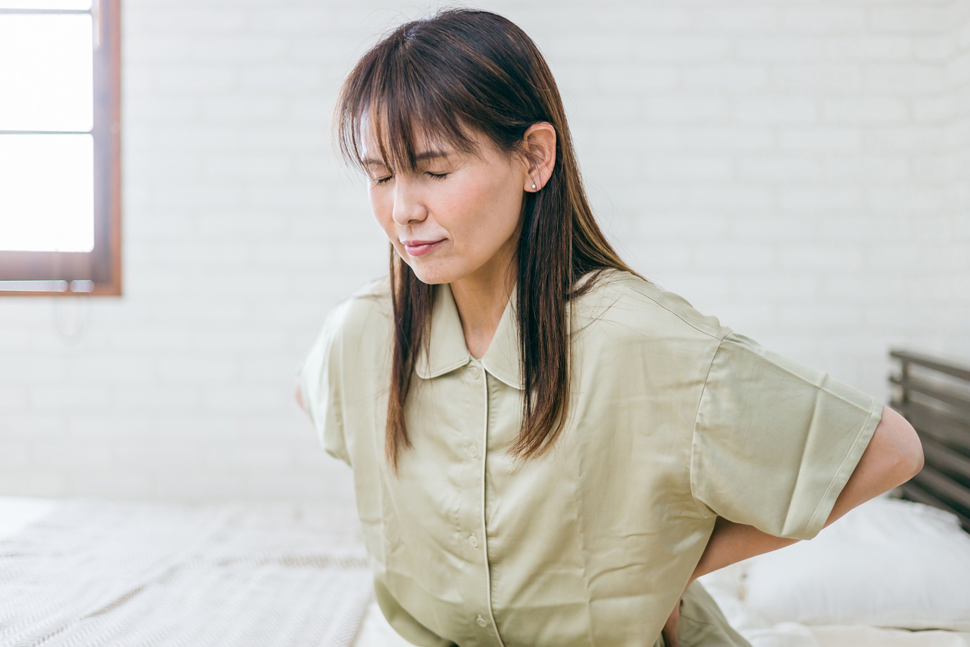 腰痛の人必見！ストレッチよりもおススメの方法【深井　鍼灸院】
